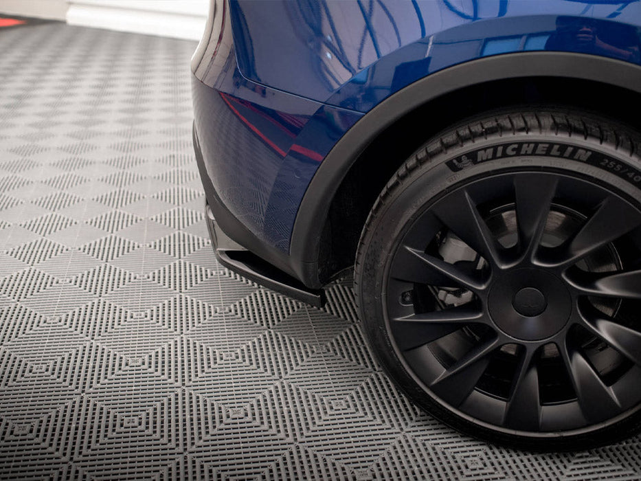 CENTRAL REAR SPLITTER (VERTICAL BARS) TESLA MODEL Y