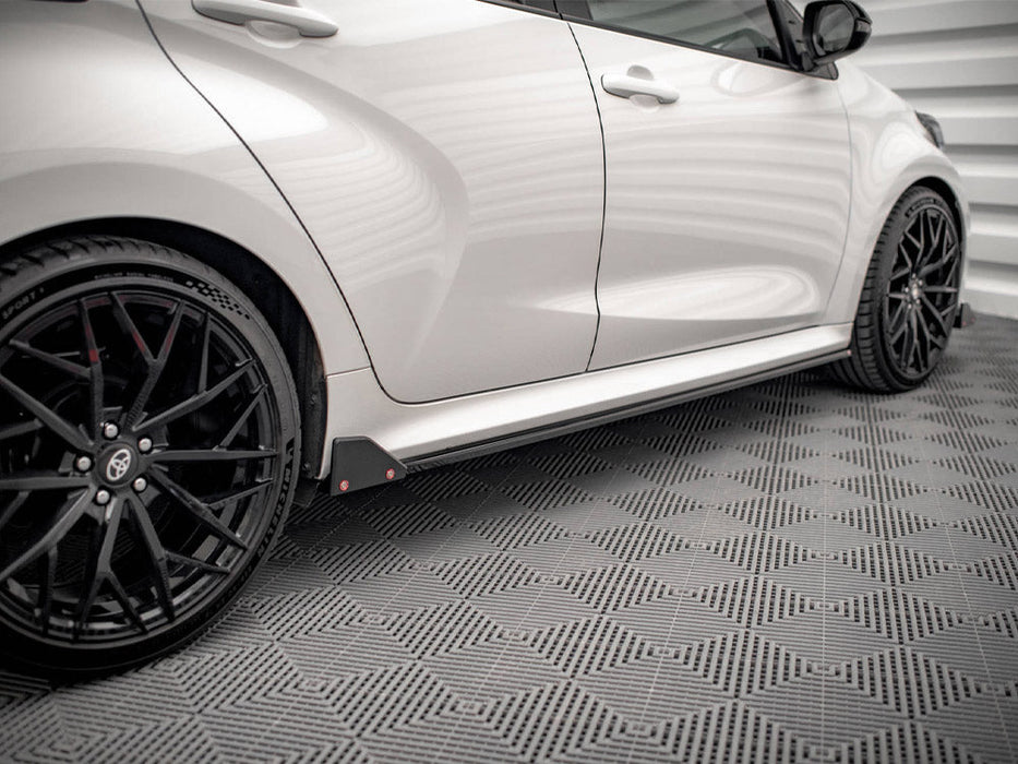 SIDE SKIRTS DIFFUSERS V.1 + FLAPS TOYOTA YARIS MK4