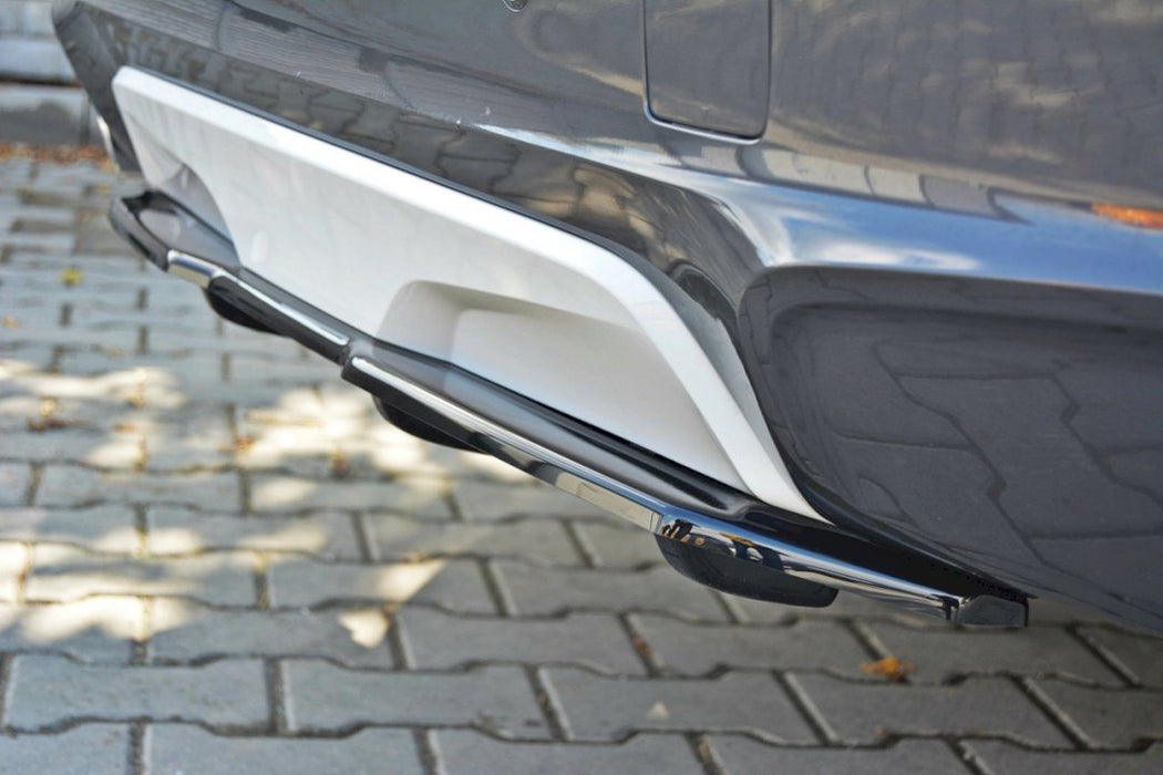CENTRAL REAR SPLITTER BMW X4 M-PACK (WITH A VERTICAL BAR)