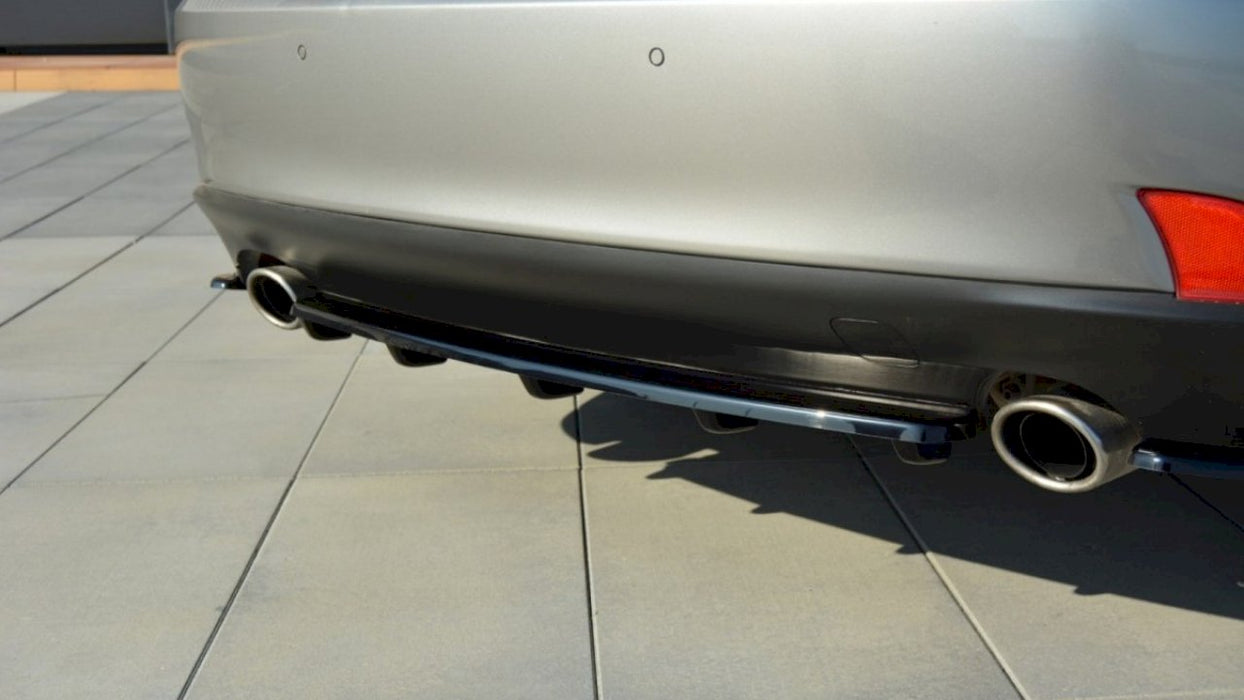 CENTRAL REAR SPLITTER LEXUS IS 200T MK3 (WITH VERTICAL BARS) (2013- 2016)